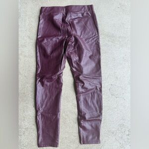 Hue Purple Side Slit Leatherette Leggings / Size M / NWT